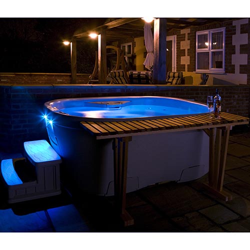 InnovaSpa Urbania Hot Tub