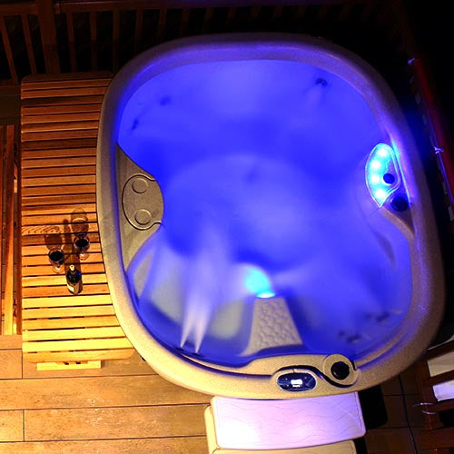 InnovaSpa Urbania Hot Tub