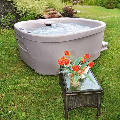 InnovaSpa Urbania Hot Tub