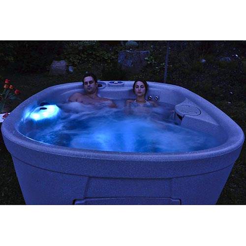 InnovaSpa Urbania Hot Tub