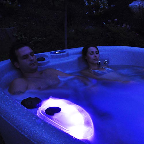 InnovaSpa Urbania Hot Tub